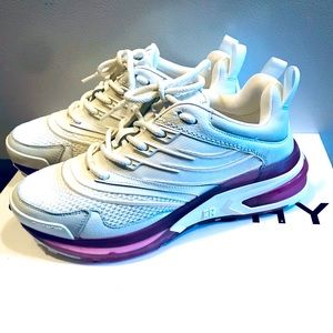 Givenchy womens sneakers Size 38(8)
